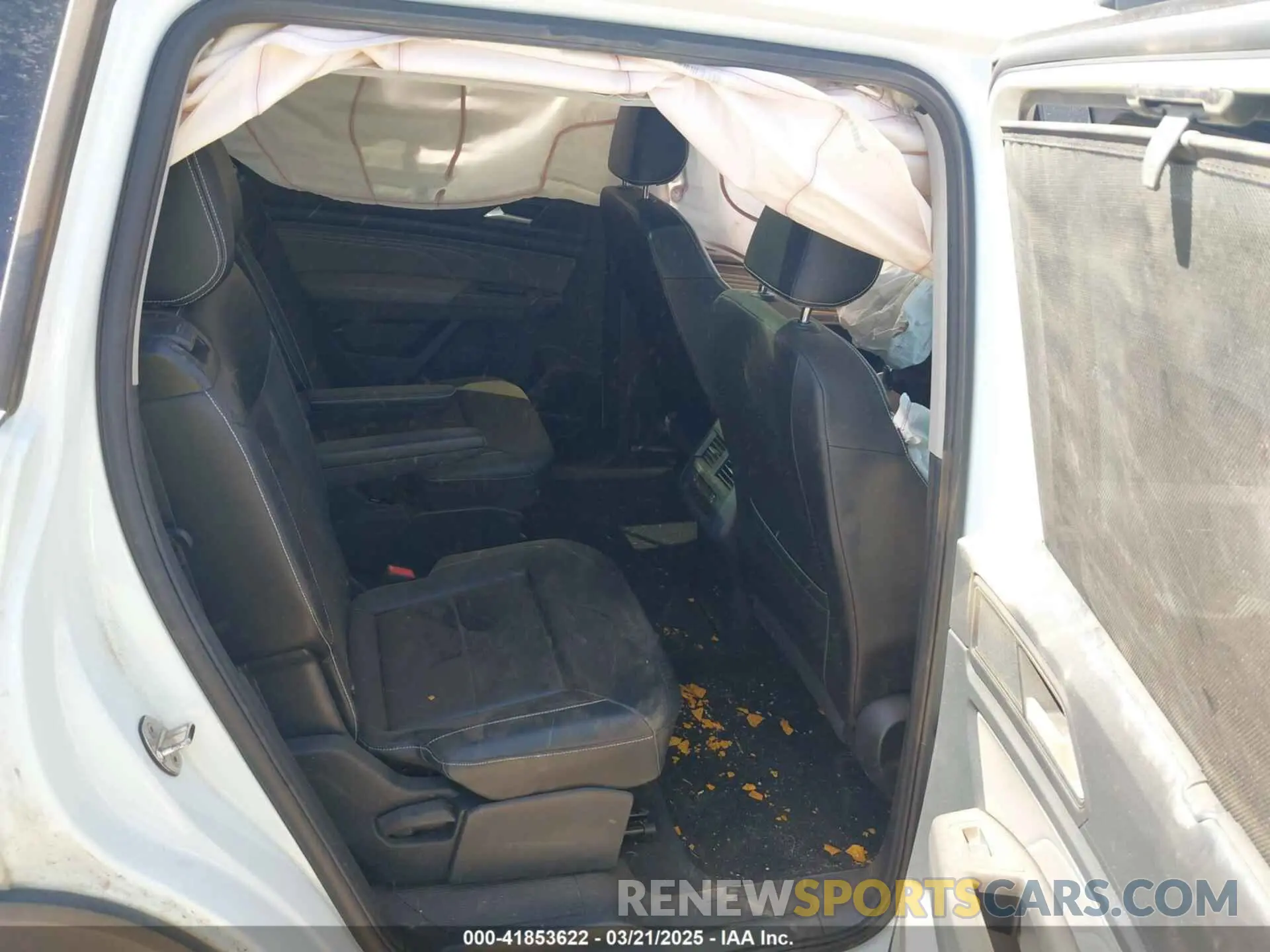 8 Photograph of a damaged car 1V2JR2CA9NC542633 VOLKSWAGEN ATLAS 2022