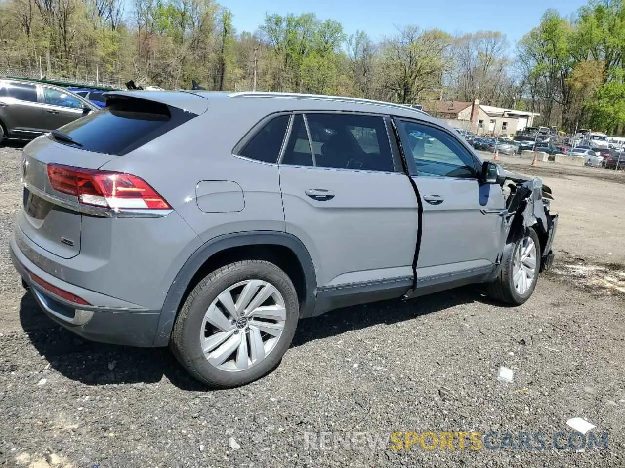 3 Photograph of a damaged car 1V2KE2CA2NC227334 VOLKSWAGEN ATLAS 2022
