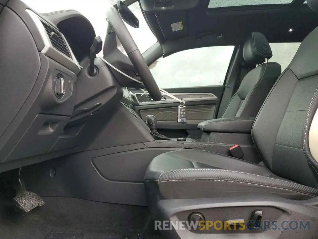 7 Photograph of a damaged car 1V2KE2CA8NC228780 VOLKSWAGEN ATLAS 2022