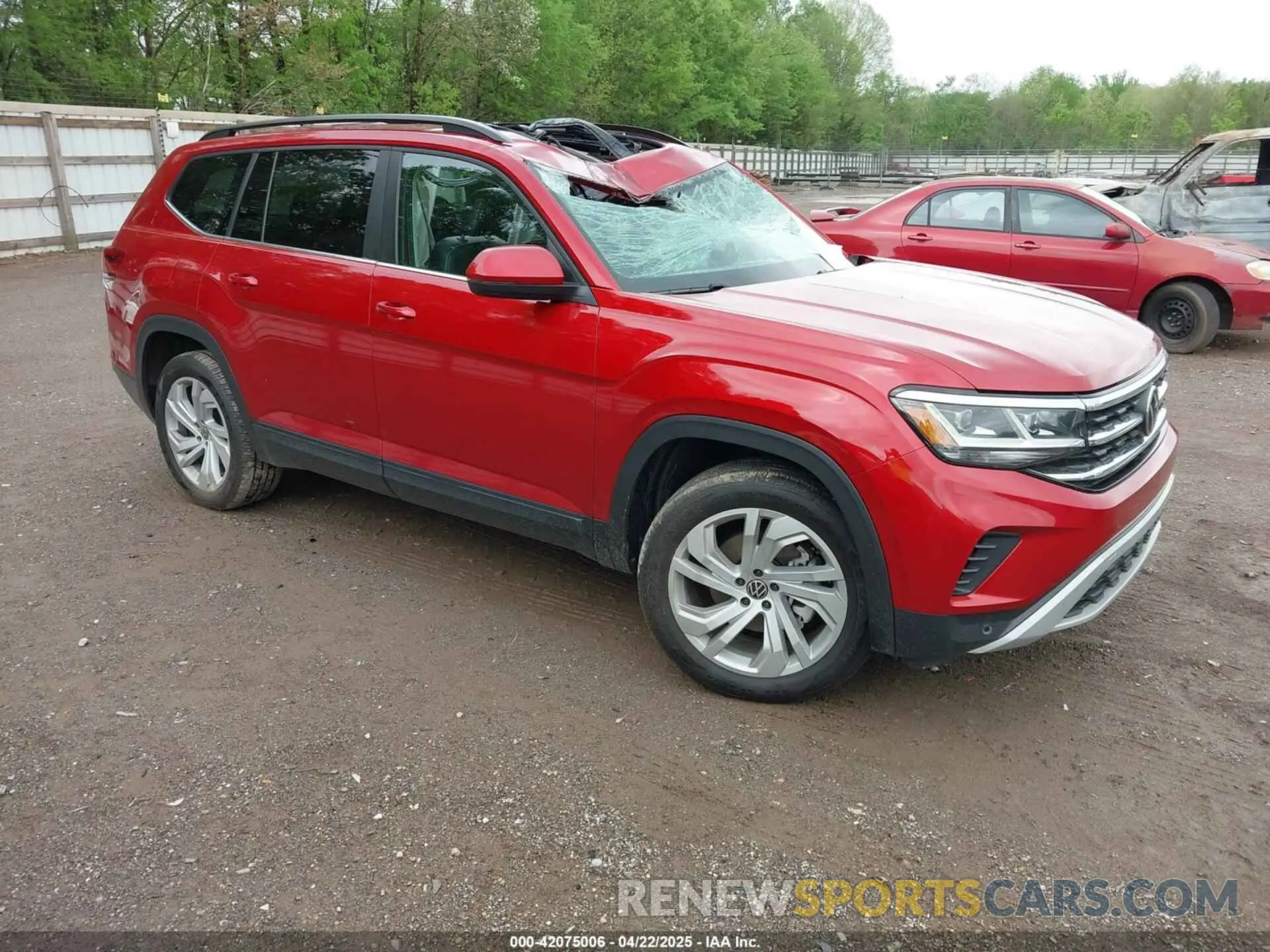 1 Photograph of a damaged car 1V2KP2CA0NC522555 VOLKSWAGEN ATLAS 2022