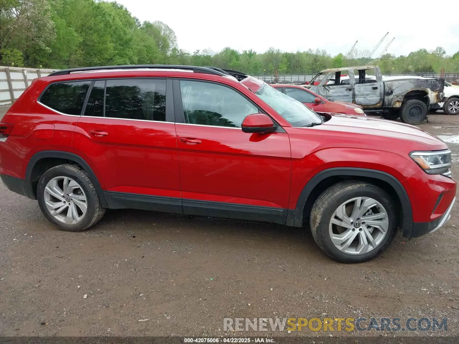 13 Photograph of a damaged car 1V2KP2CA0NC522555 VOLKSWAGEN ATLAS 2022