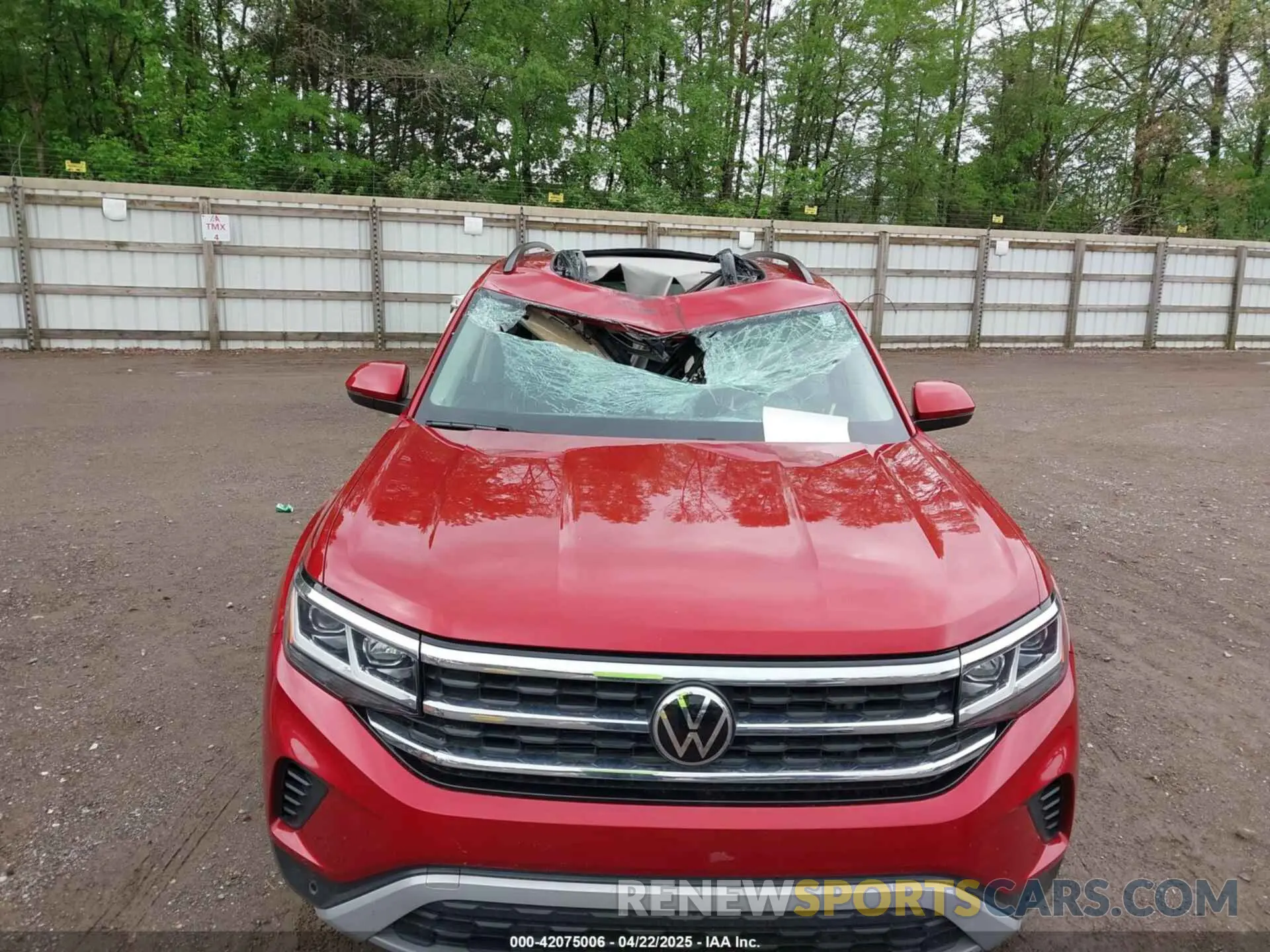 6 Photograph of a damaged car 1V2KP2CA0NC522555 VOLKSWAGEN ATLAS 2022