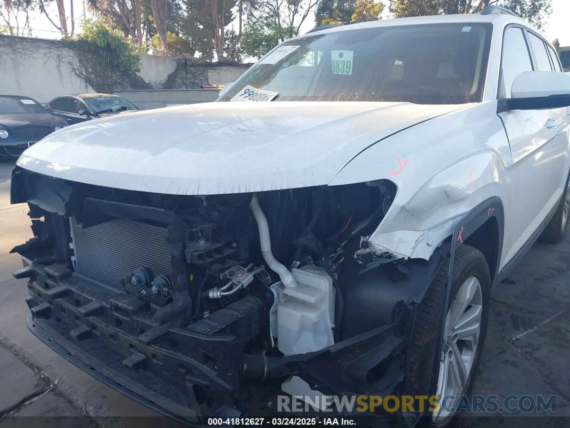 6 Photograph of a damaged car 1V2KP2CA6NC517277 VOLKSWAGEN ATLAS 2022