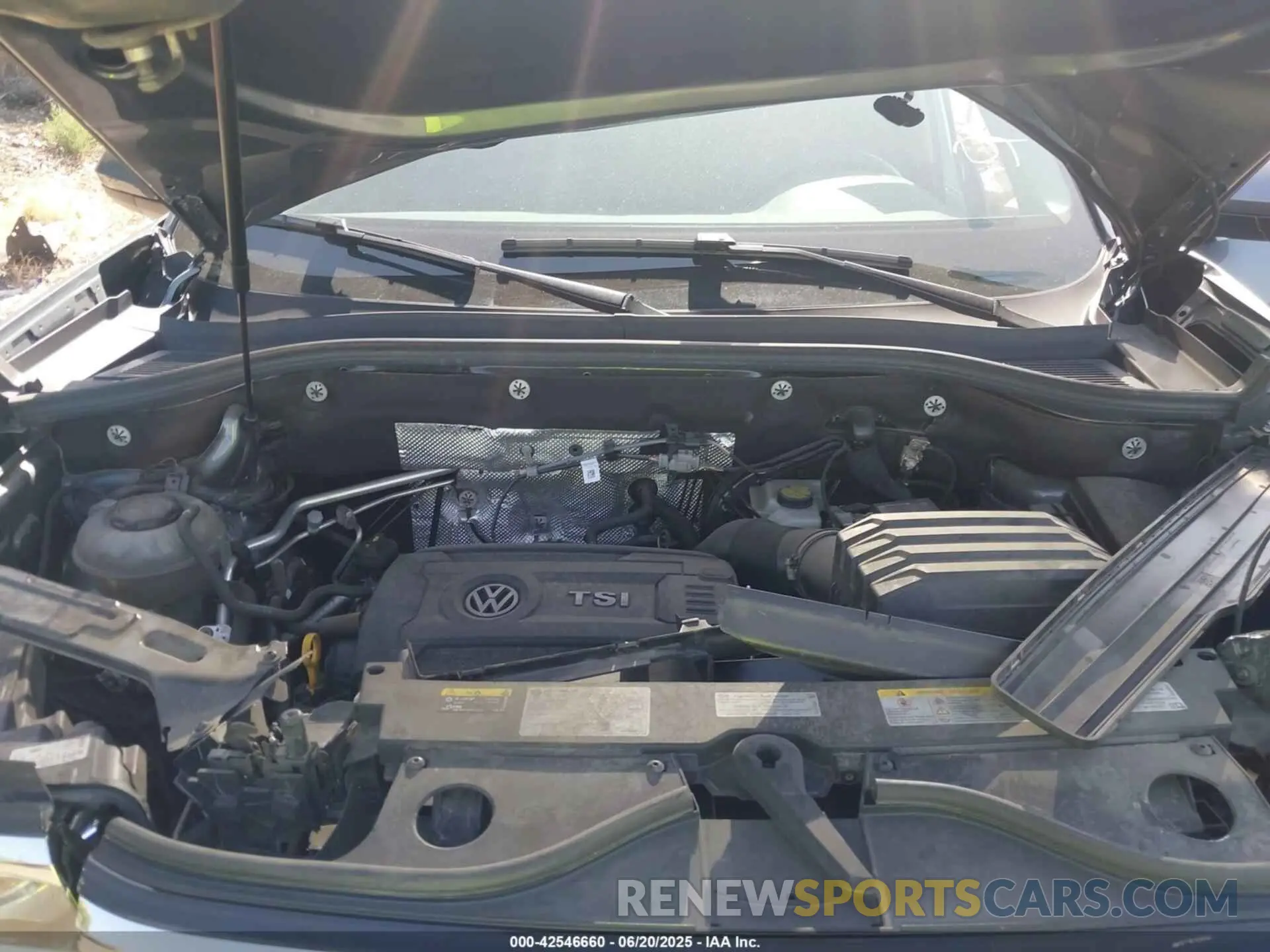 10 Photograph of a damaged car 1V2KP2CA6NC524326 VOLKSWAGEN ATLAS 2022