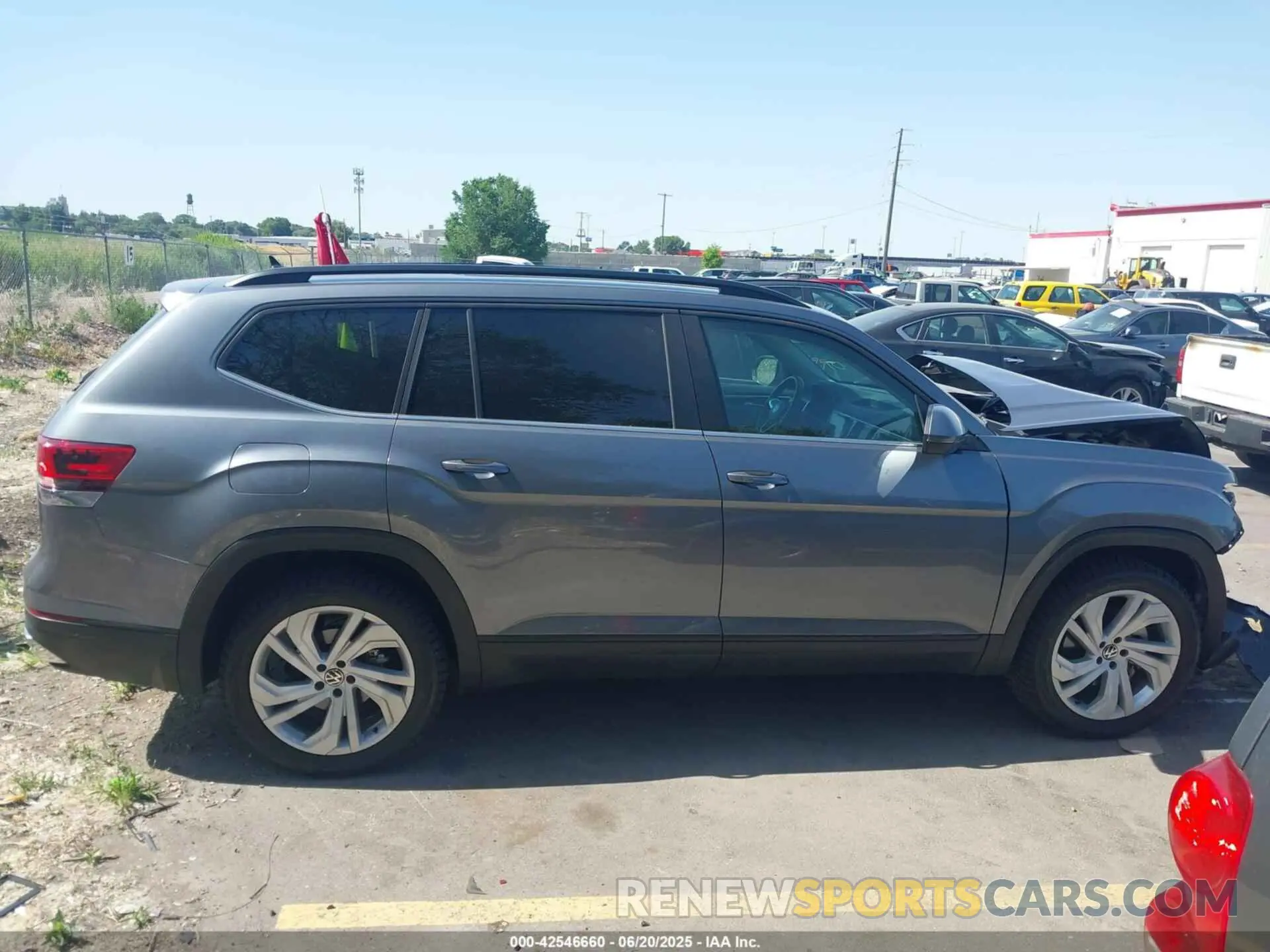 13 Photograph of a damaged car 1V2KP2CA6NC524326 VOLKSWAGEN ATLAS 2022