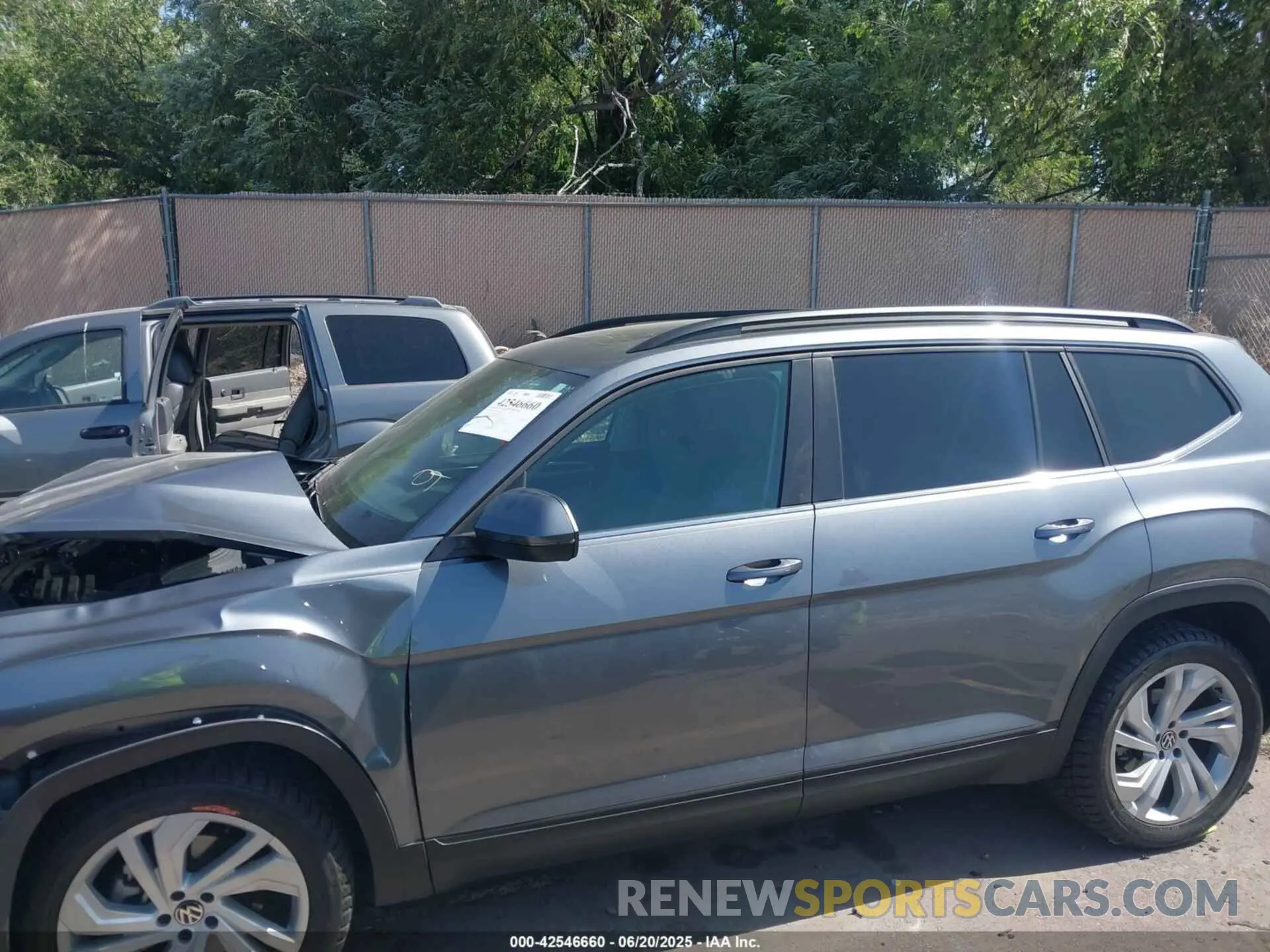 14 Photograph of a damaged car 1V2KP2CA6NC524326 VOLKSWAGEN ATLAS 2022