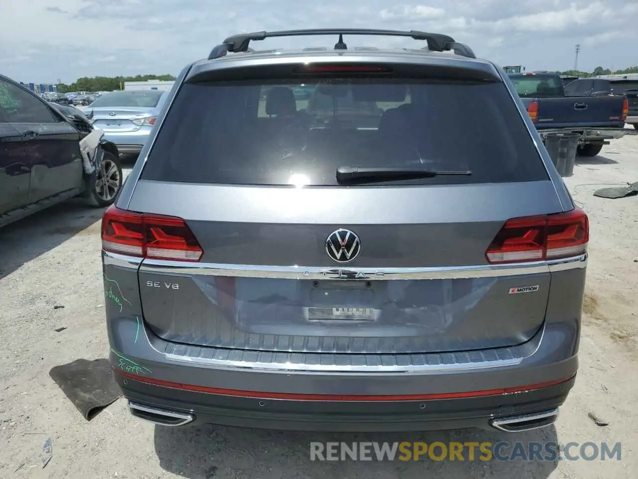 6 Photograph of a damaged car 1V2KR2CA0NC521707 VOLKSWAGEN ATLAS 2022