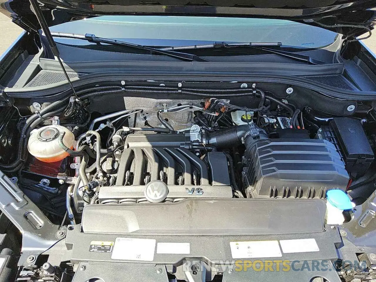 12 Photograph of a damaged car 1V2KR2CA1NC556935 VOLKSWAGEN ATLAS 2022