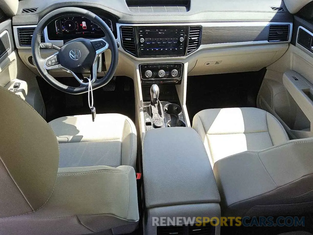 8 Photograph of a damaged car 1V2KR2CA1NC556935 VOLKSWAGEN ATLAS 2022