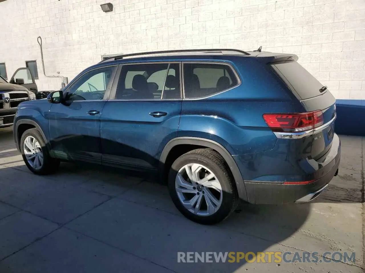 2 Photograph of a damaged car 1V2KR2CA5NC500223 VOLKSWAGEN ATLAS 2022