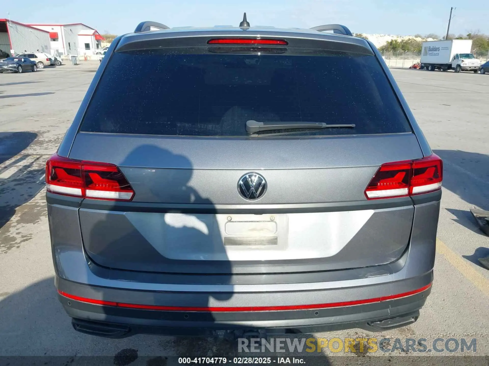 16 Photograph of a damaged car 1V2KR2CA5NC507639 VOLKSWAGEN ATLAS 2022
