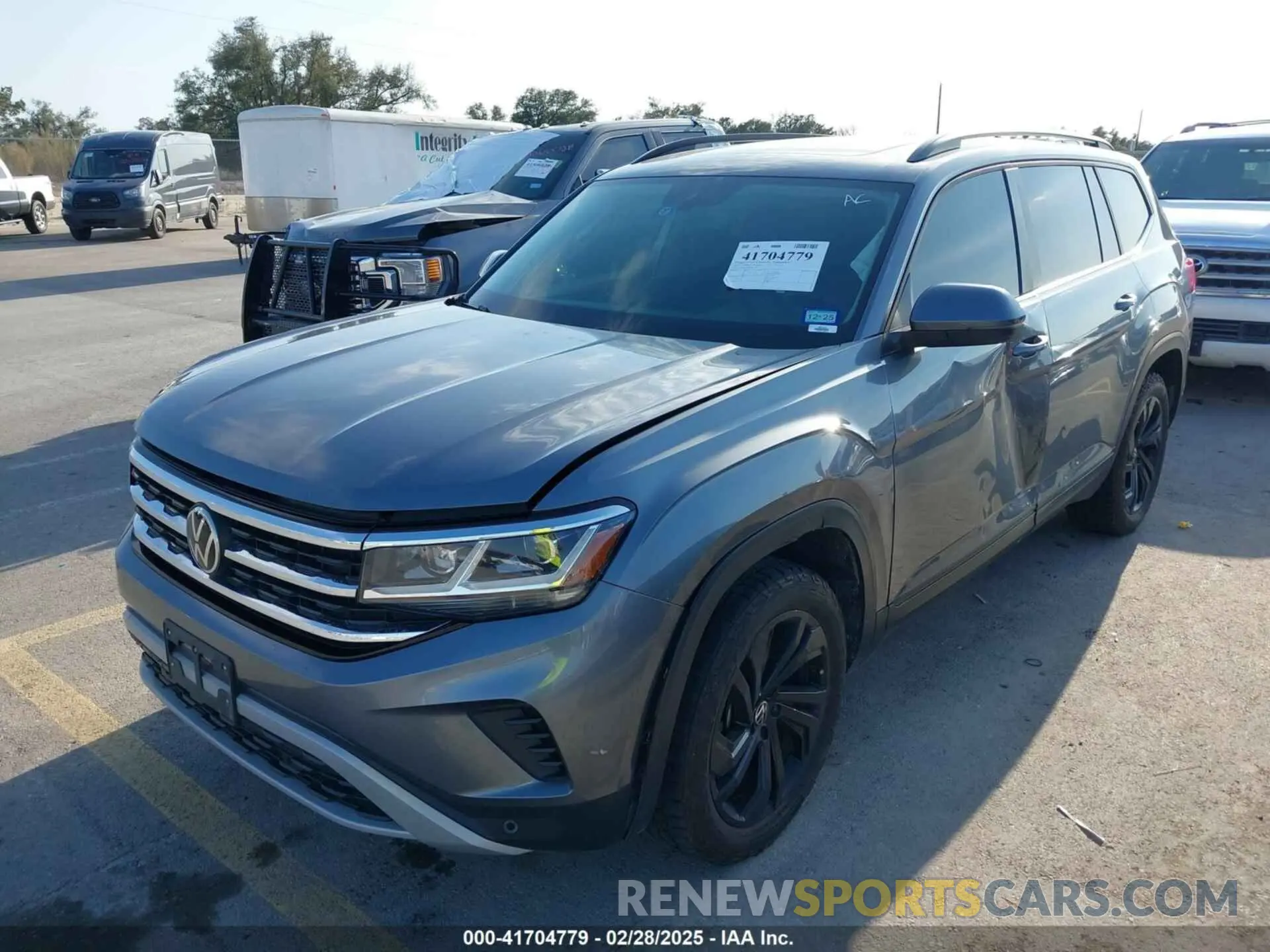 2 Photograph of a damaged car 1V2KR2CA5NC507639 VOLKSWAGEN ATLAS 2022