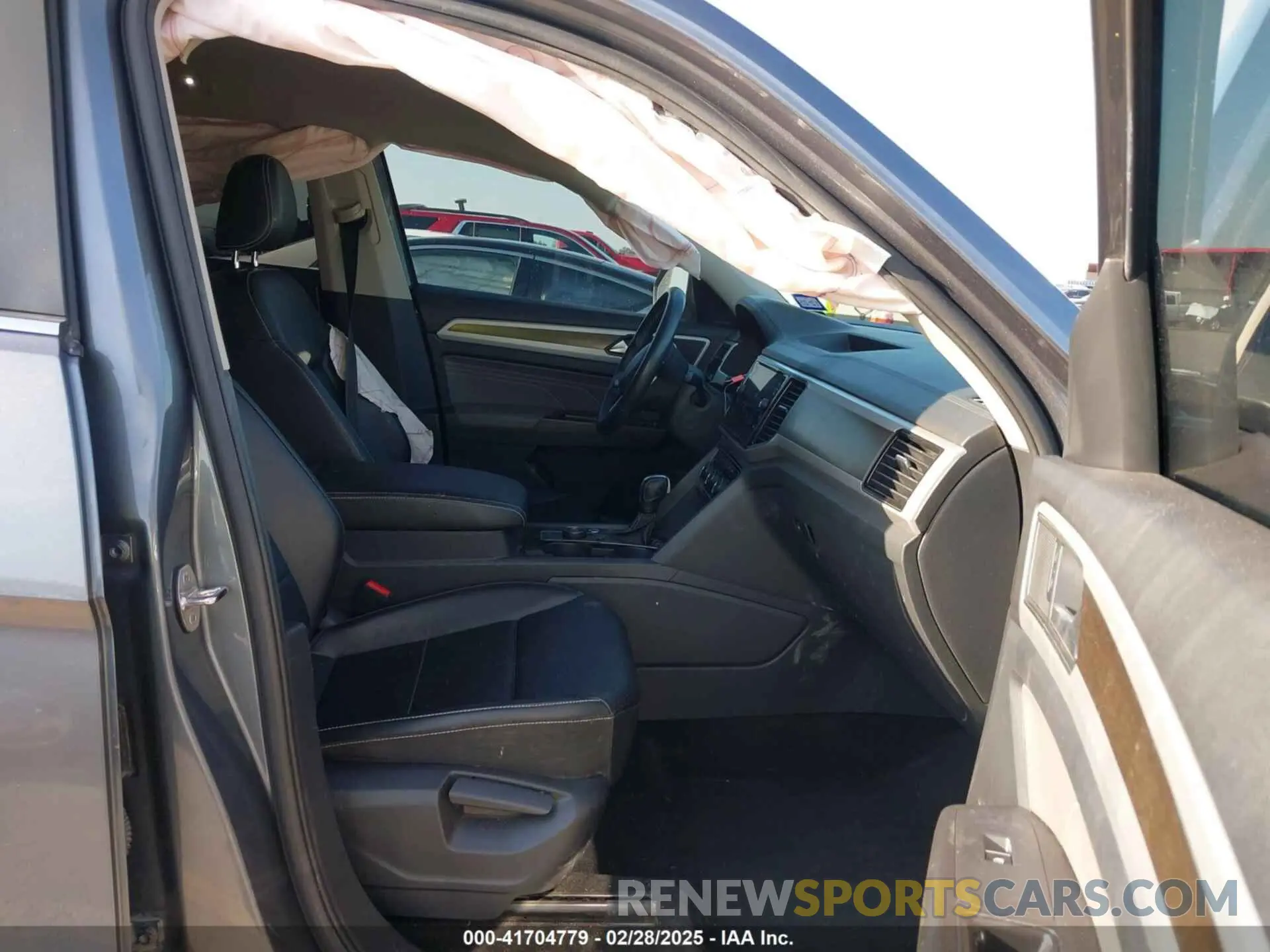 5 Photograph of a damaged car 1V2KR2CA5NC507639 VOLKSWAGEN ATLAS 2022