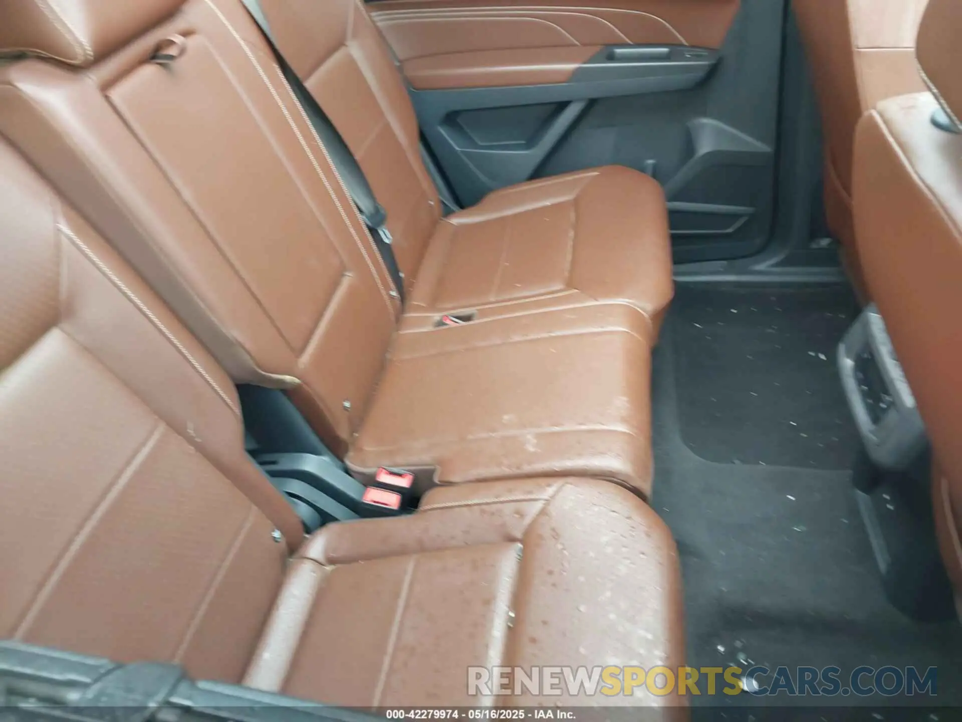 8 Photograph of a damaged car 1V2KR2CA6NC565419 VOLKSWAGEN ATLAS 2022