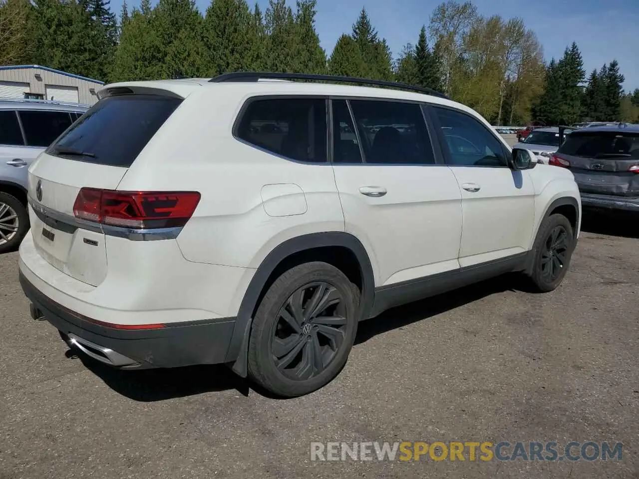 3 Photograph of a damaged car 1V2KR2CA7NC557944 VOLKSWAGEN ATLAS 2022