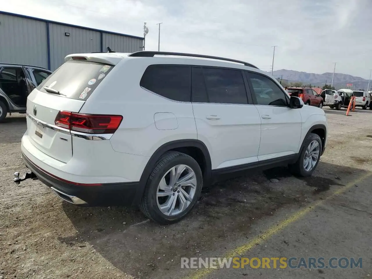 3 Photograph of a damaged car 1V2KR2CA8NC534267 VOLKSWAGEN ATLAS 2022