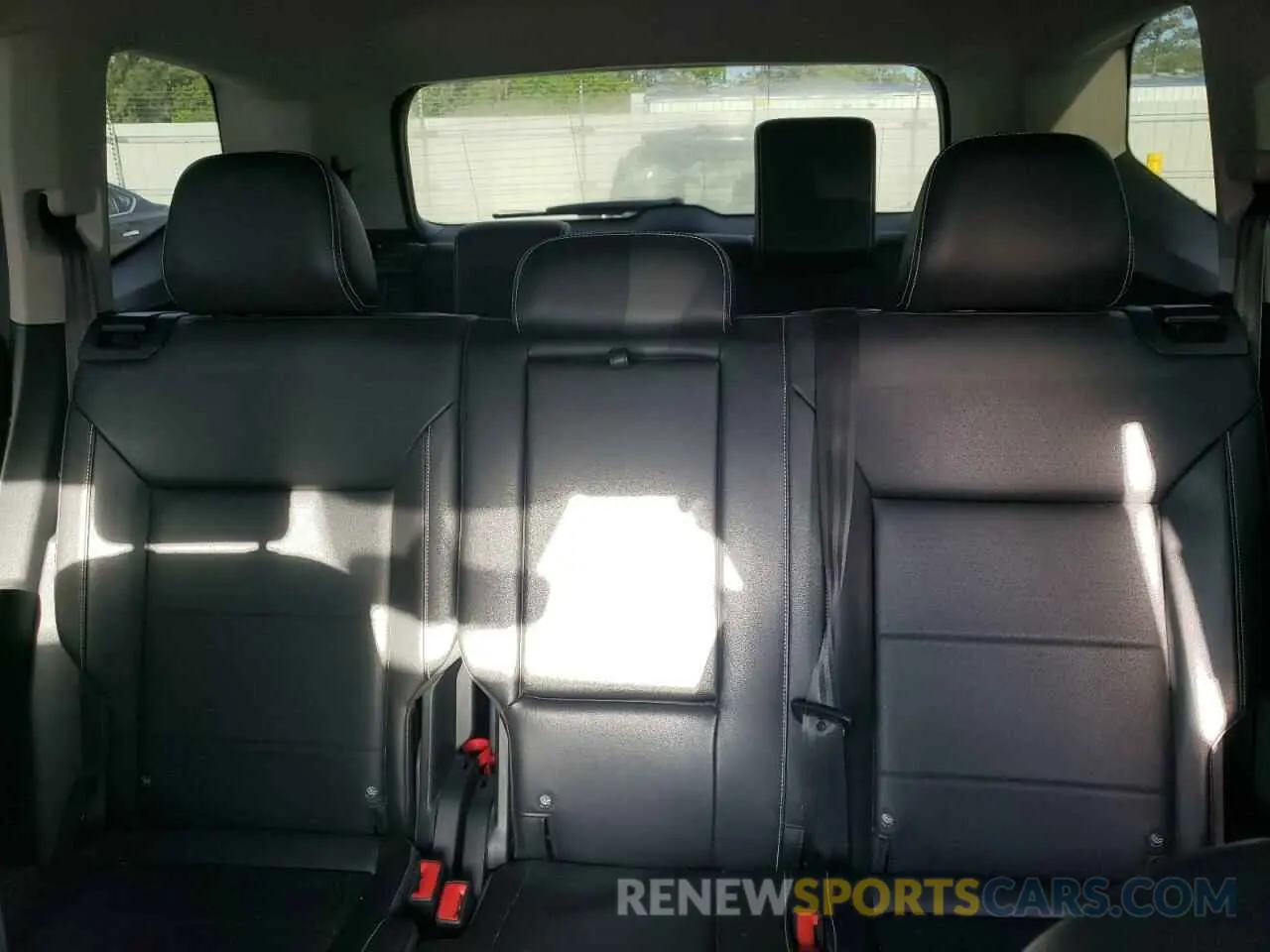 10 Photograph of a damaged car 1V2KR2CA8NC550307 VOLKSWAGEN ATLAS 2022
