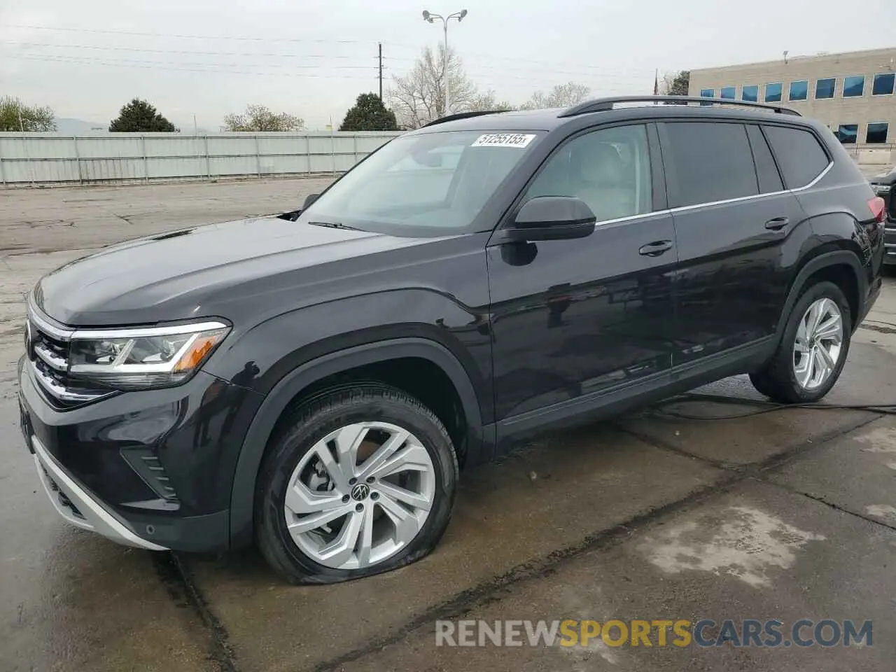 1 Photograph of a damaged car 1V2KR2CA9NC549117 VOLKSWAGEN ATLAS 2022