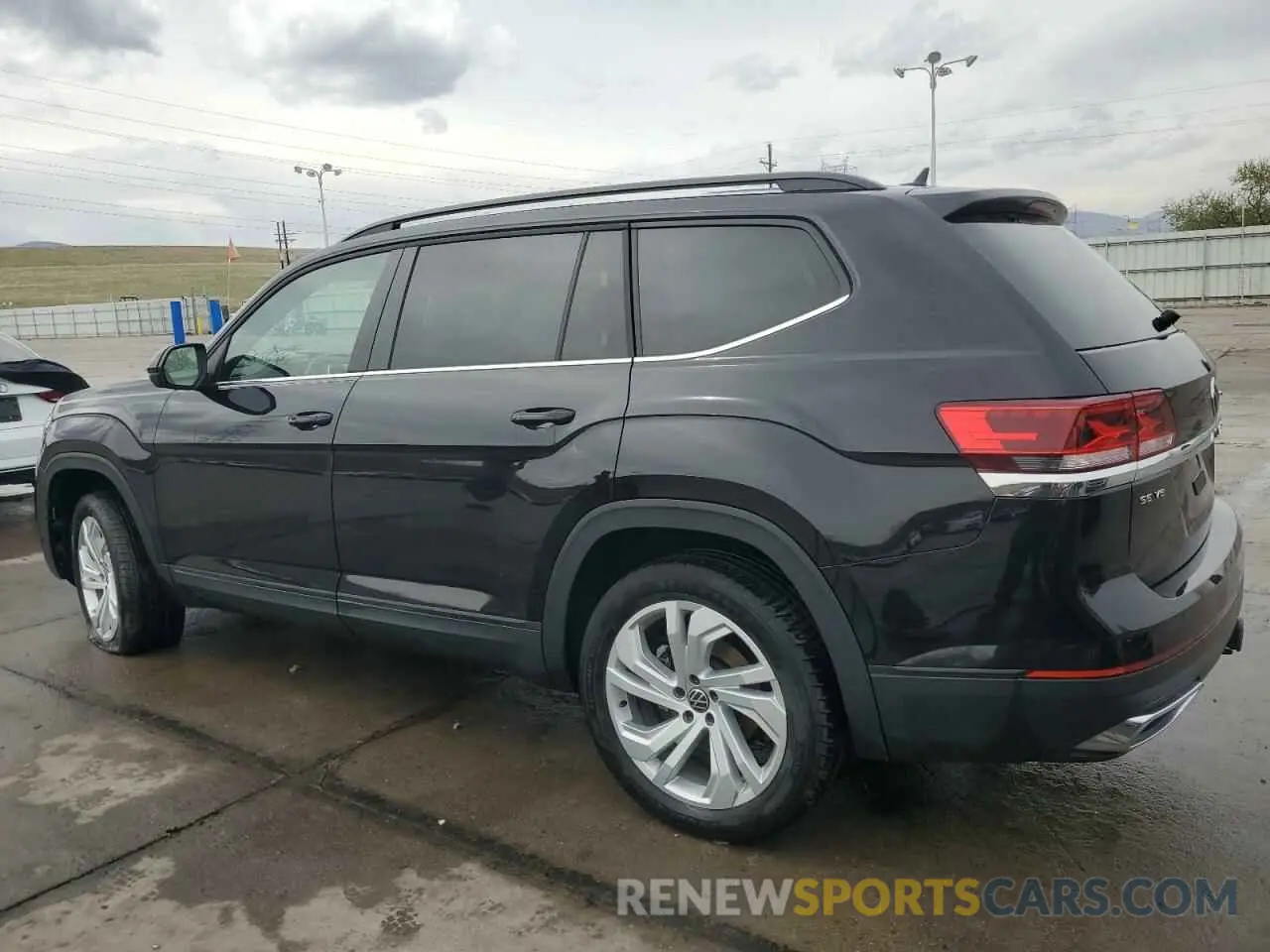 2 Photograph of a damaged car 1V2KR2CA9NC549117 VOLKSWAGEN ATLAS 2022