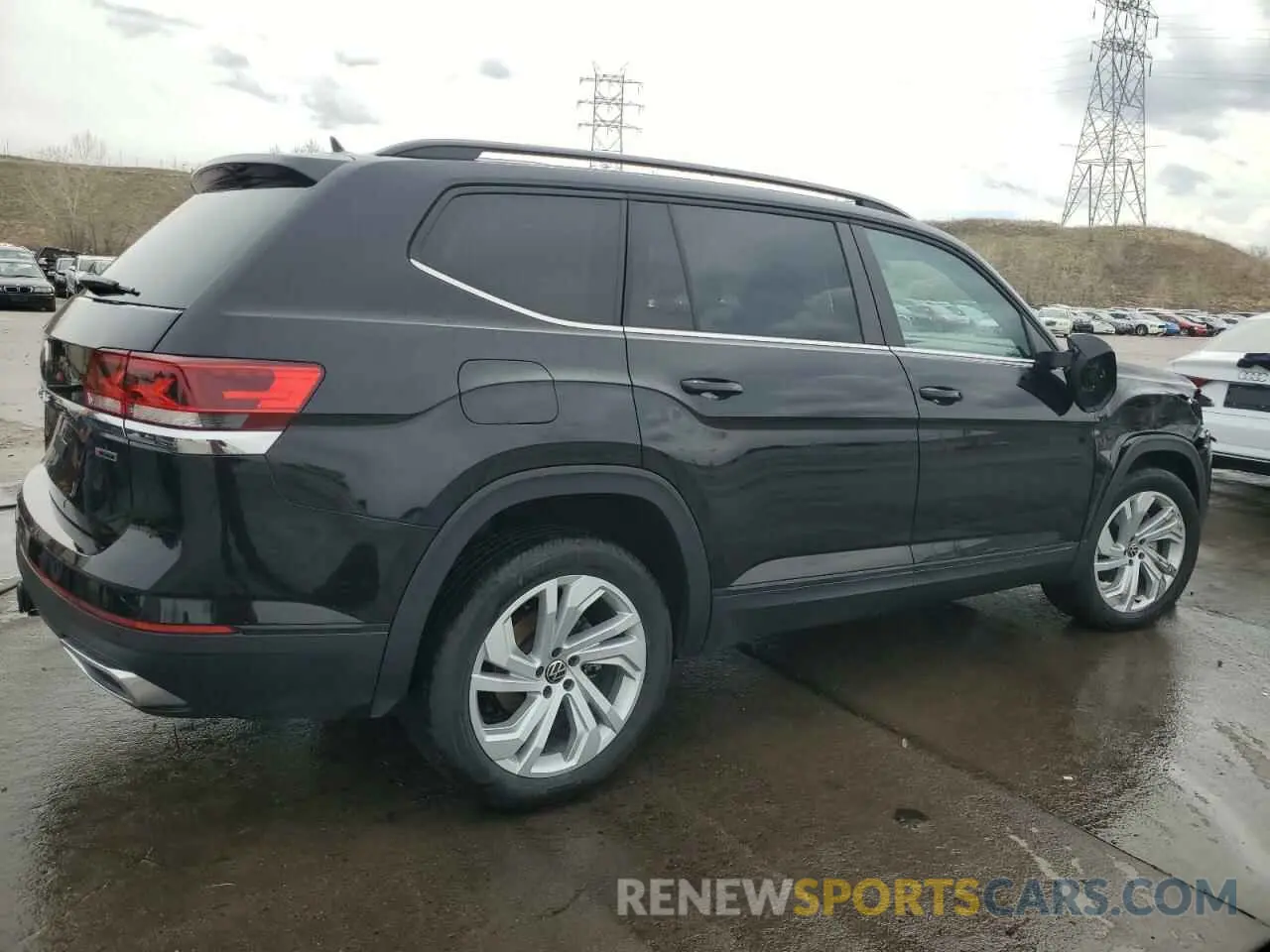 3 Photograph of a damaged car 1V2KR2CA9NC549117 VOLKSWAGEN ATLAS 2022