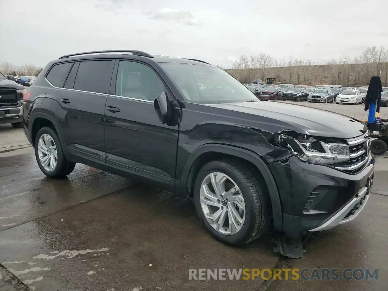 4 Photograph of a damaged car 1V2KR2CA9NC549117 VOLKSWAGEN ATLAS 2022