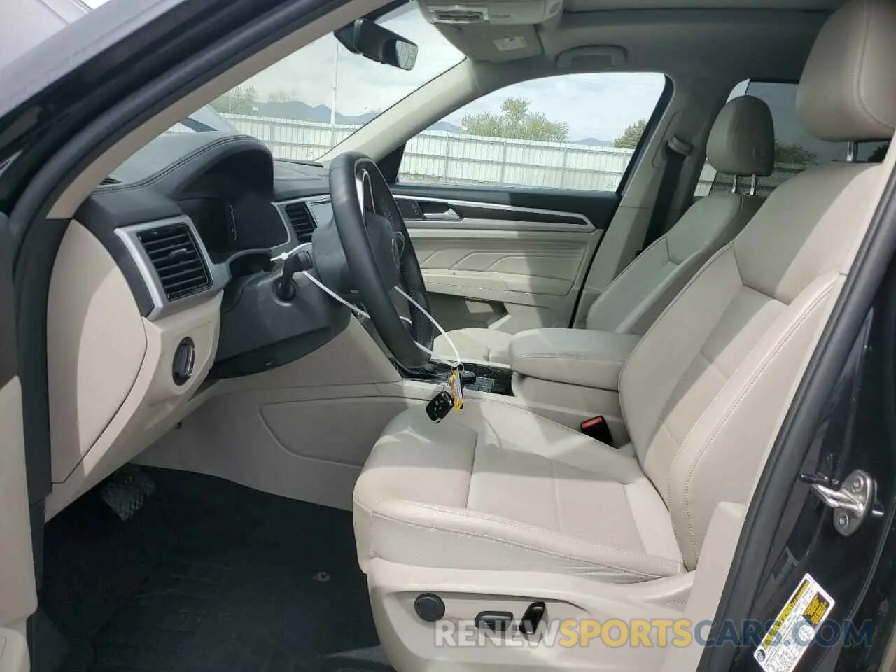 7 Photograph of a damaged car 1V2KR2CA9NC549117 VOLKSWAGEN ATLAS 2022