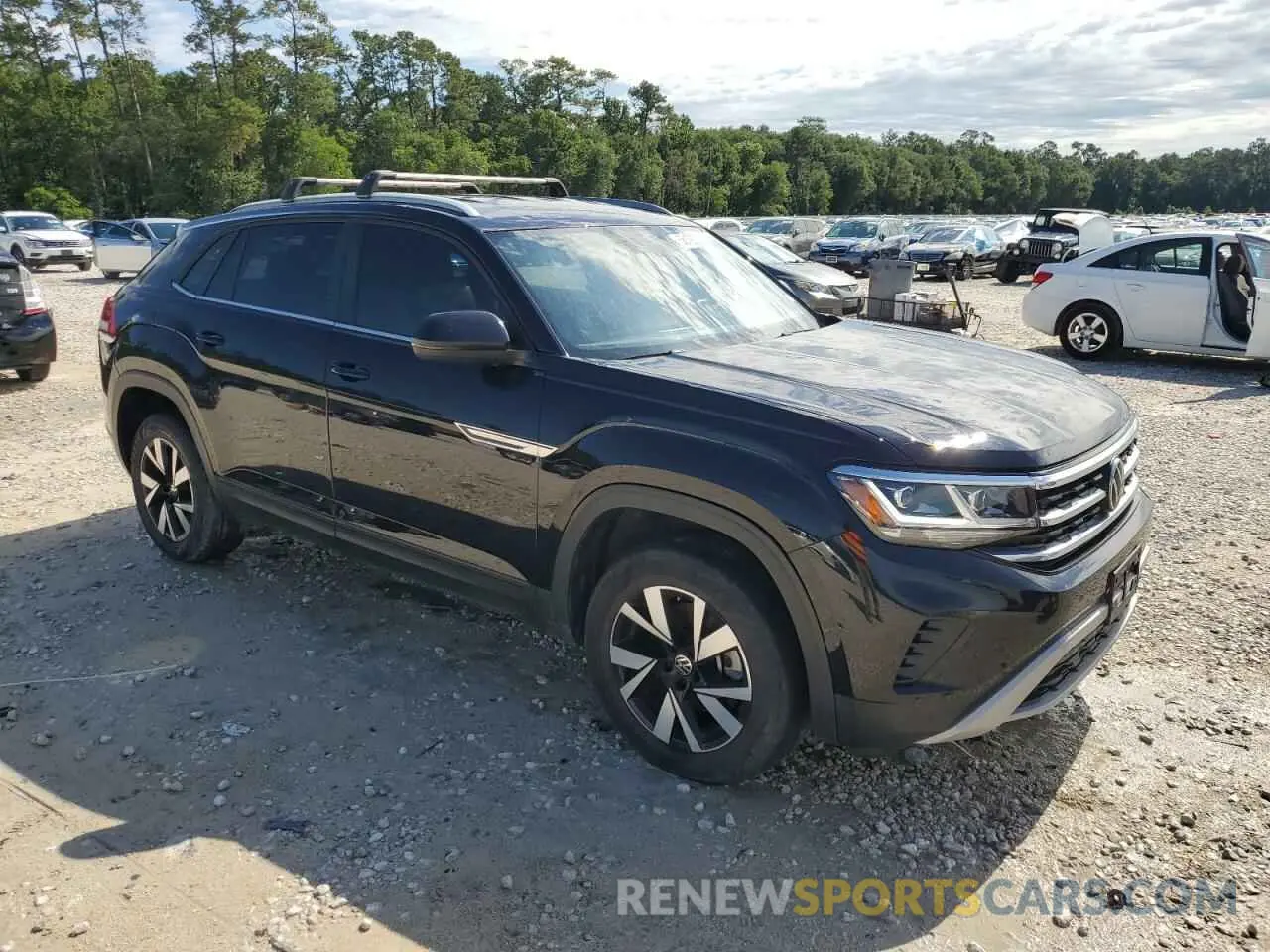 4 Photograph of a damaged car 1V2LC2CA2NC210351 VOLKSWAGEN ATLAS 2022