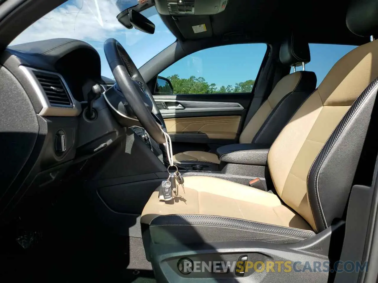7 Photograph of a damaged car 1V2LC2CA2NC210351 VOLKSWAGEN ATLAS 2022