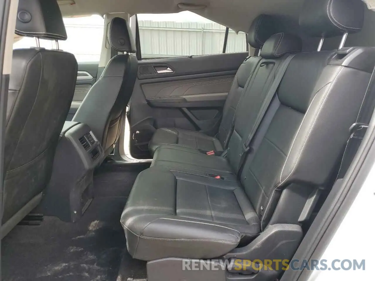 10 Photograph of a damaged car 1V2LP2CA7NC551670 VOLKSWAGEN ATLAS 2022
