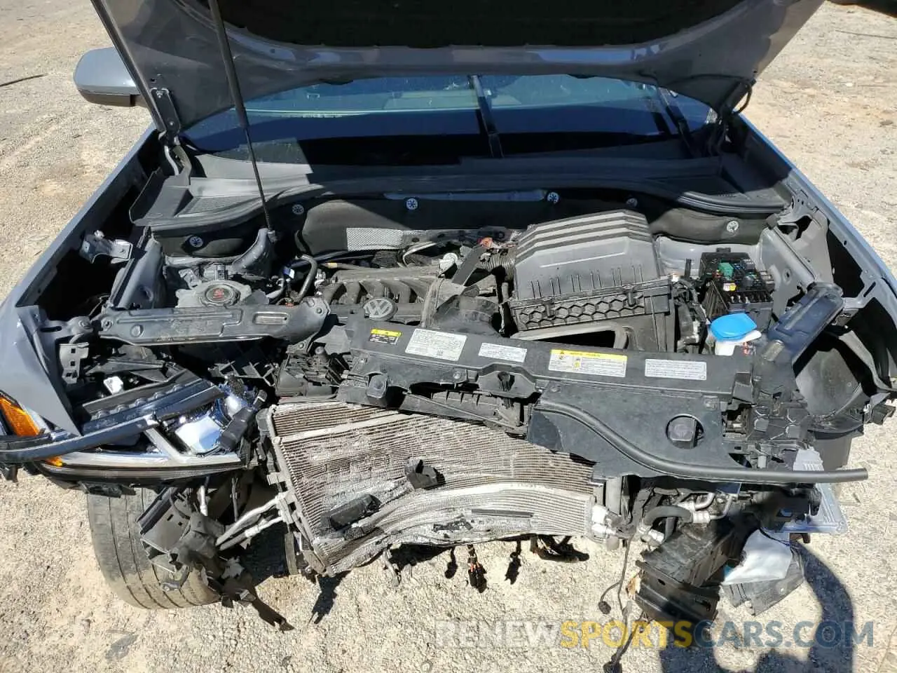 14 Photograph of a damaged car 1V2SE2CA0NC205901 VOLKSWAGEN ATLAS 2022