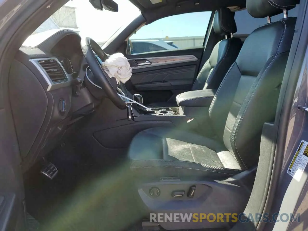 7 Photograph of a damaged car 1V2SE2CA0NC205901 VOLKSWAGEN ATLAS 2022
