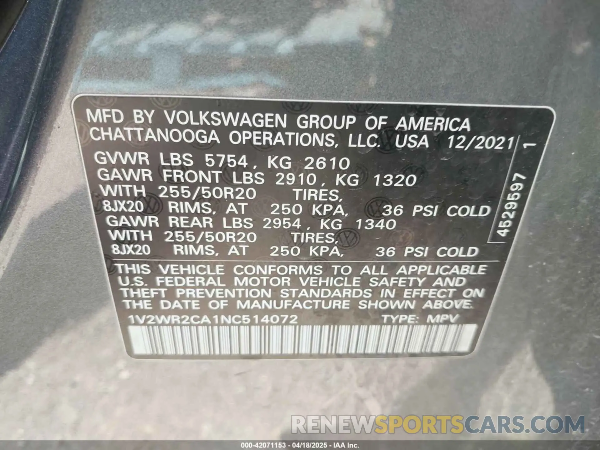 9 Photograph of a damaged car 1V2WR2CA1NC514072 VOLKSWAGEN ATLAS 2022