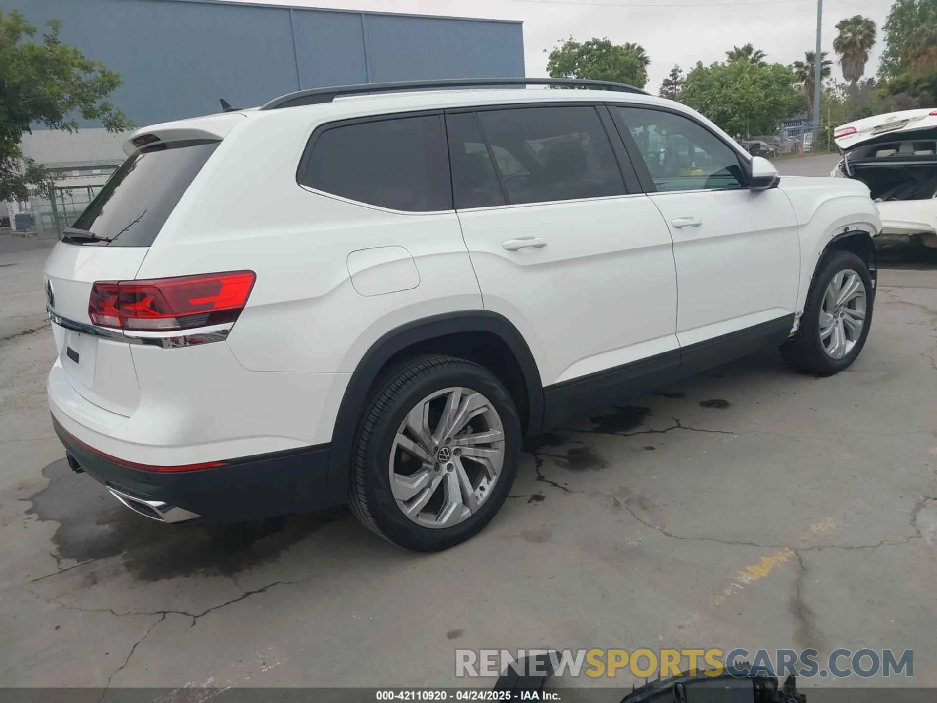 4 Фотография поврежденного автомобиля 1V2WR2CA2NC517904 VOLKSWAGEN ATLAS 2022