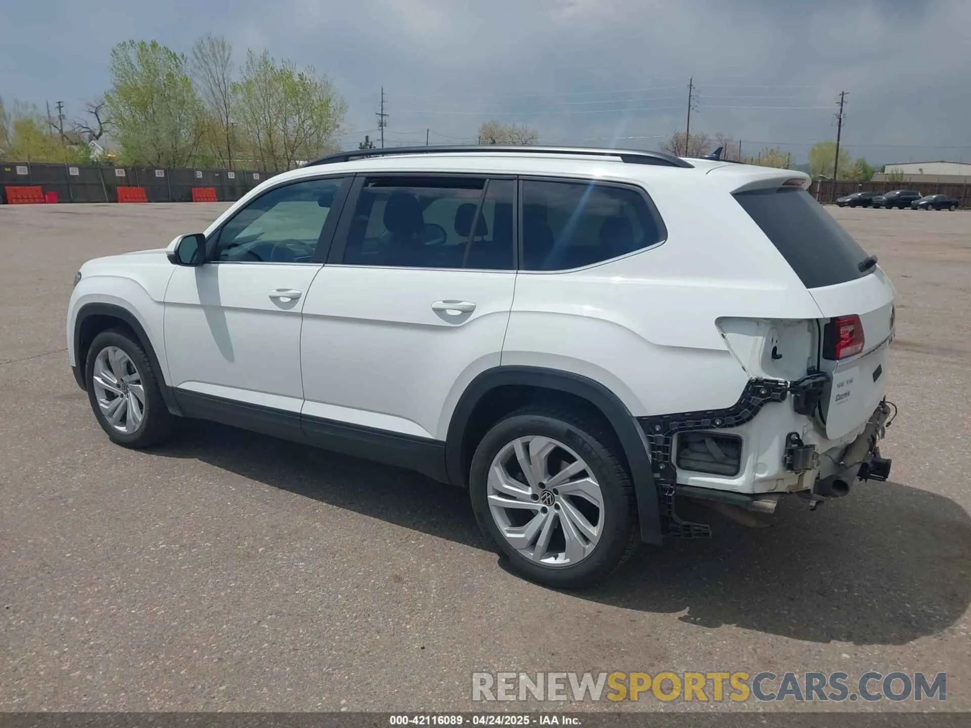 3 Фотография поврежденного автомобиля 1V2WR2CA2NC524674 VOLKSWAGEN ATLAS 2022