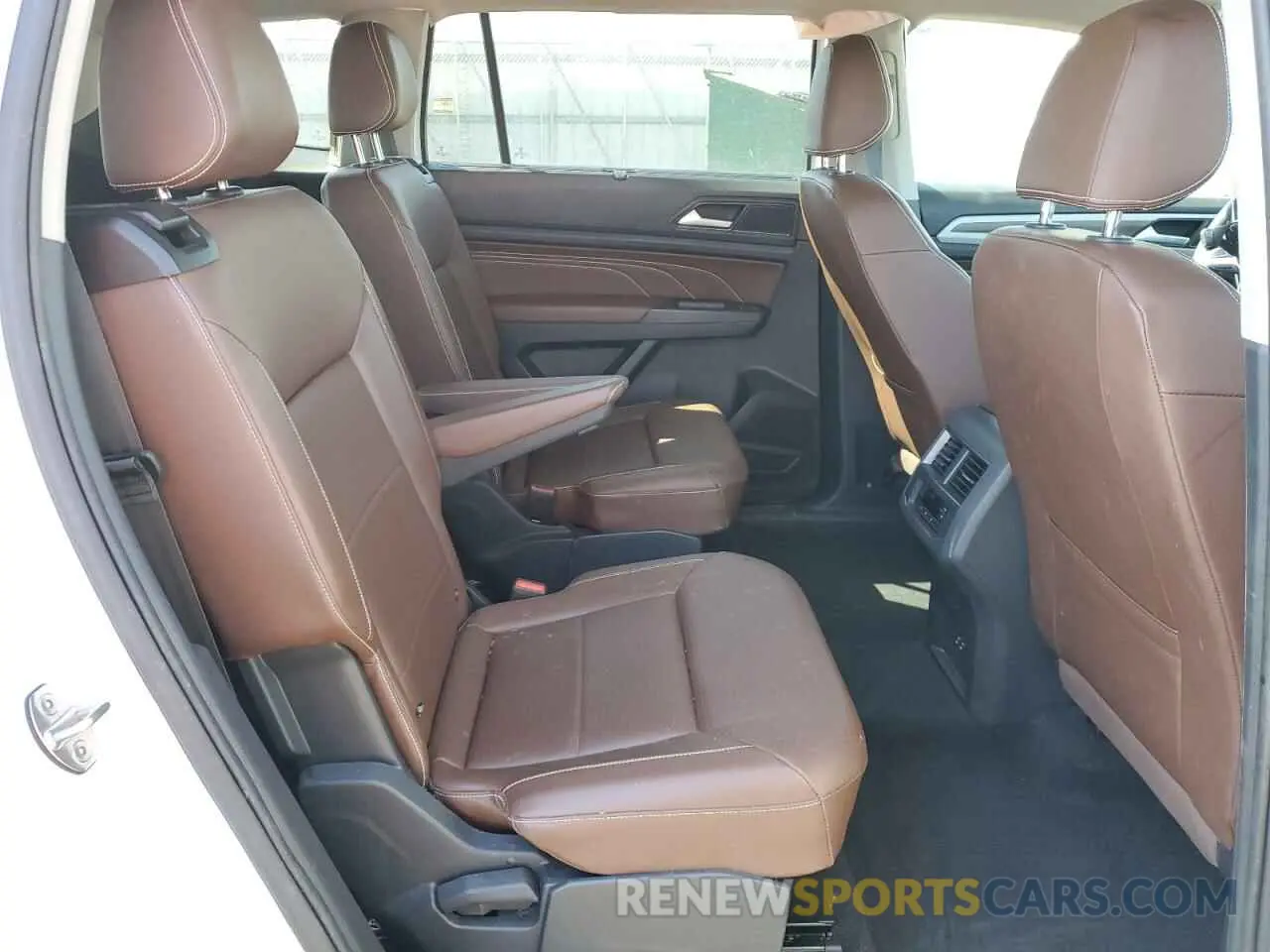 11 Photograph of a damaged car 1V2BP2CA1PC518677 VOLKSWAGEN ATLAS 2023