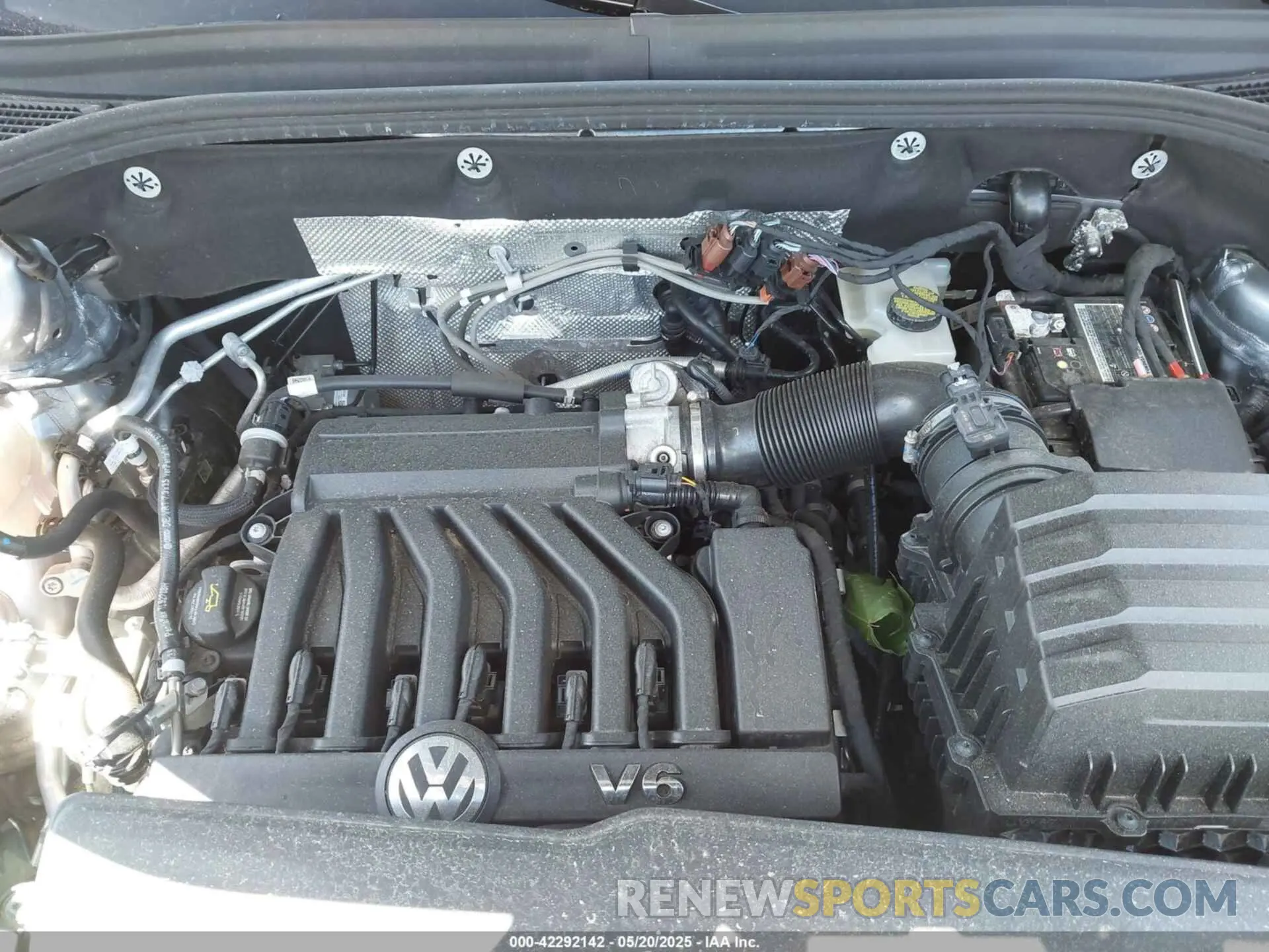 10 Photograph of a damaged car 1V2BR2CA2PC510744 VOLKSWAGEN ATLAS 2023