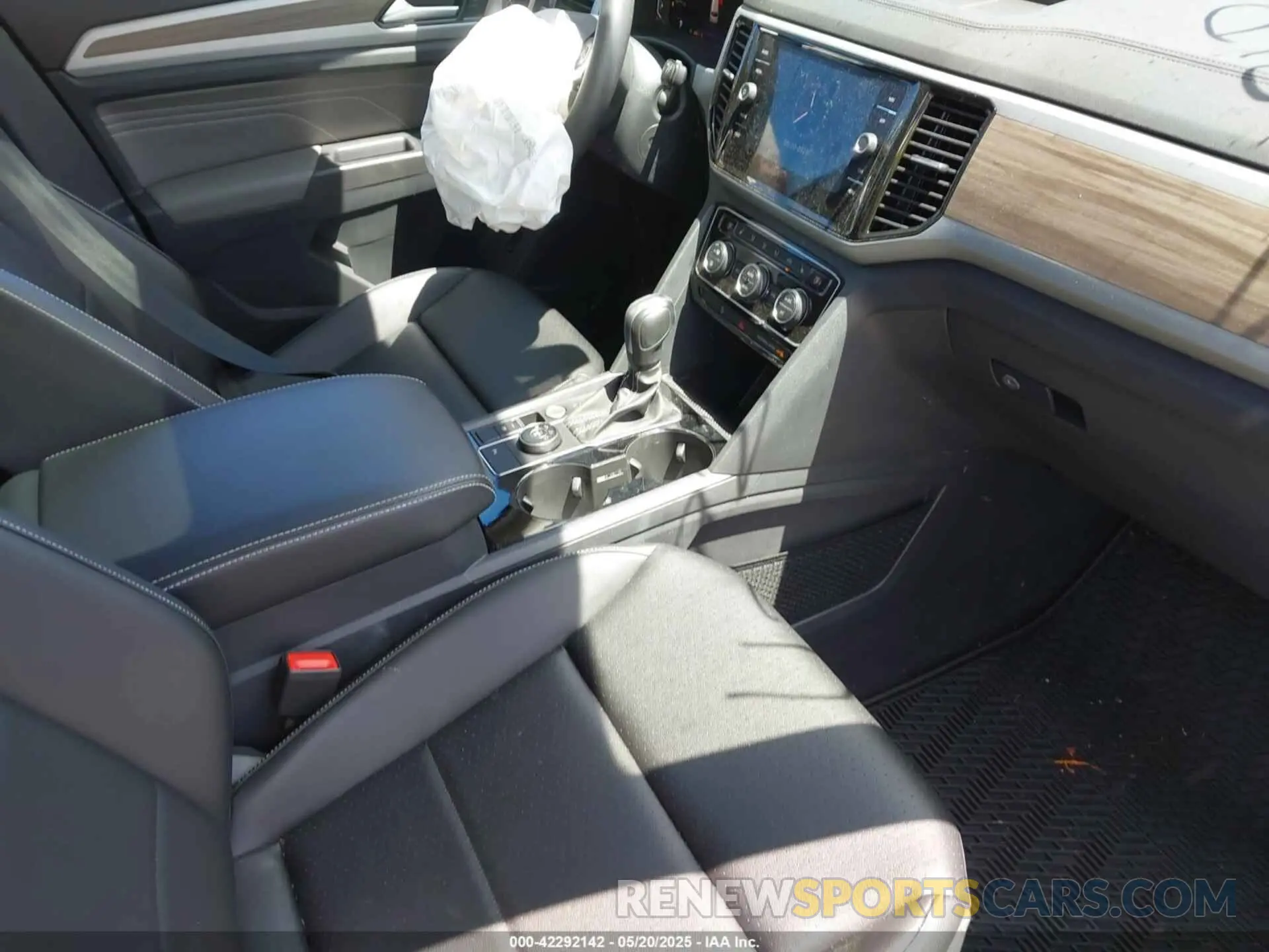 5 Photograph of a damaged car 1V2BR2CA2PC510744 VOLKSWAGEN ATLAS 2023