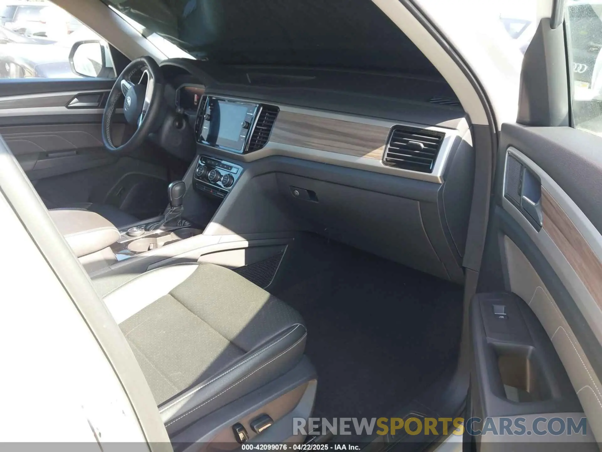 5 Фотография поврежденного автомобиля 1V2BR2CA7PC527099 VOLKSWAGEN ATLAS 2023