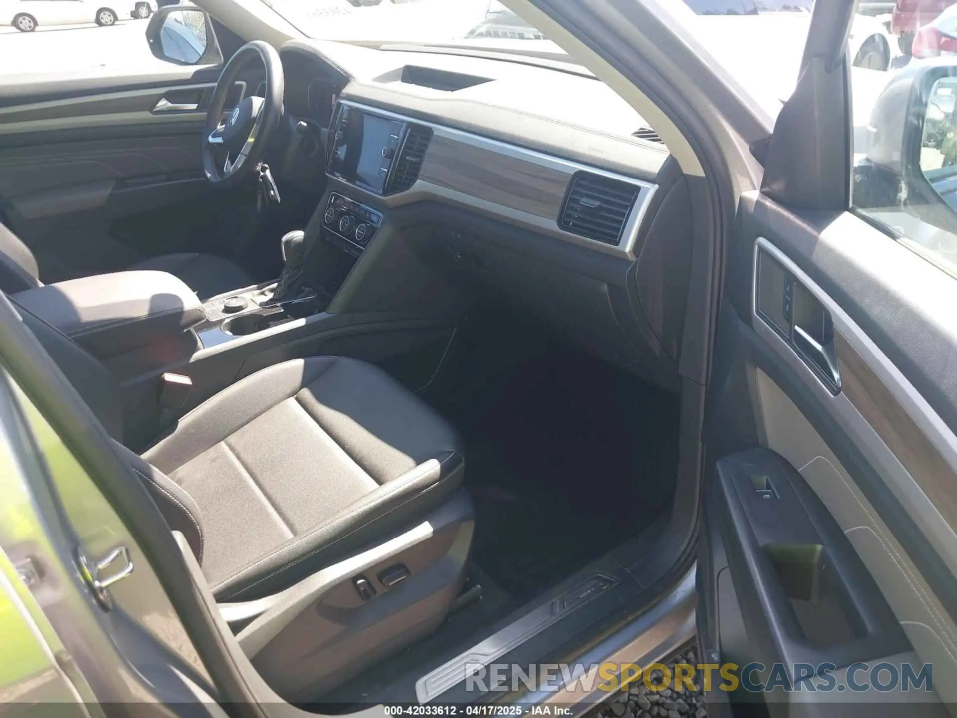 5 Фотография поврежденного автомобиля 1V2BR2CA9PC534703 VOLKSWAGEN ATLAS 2023