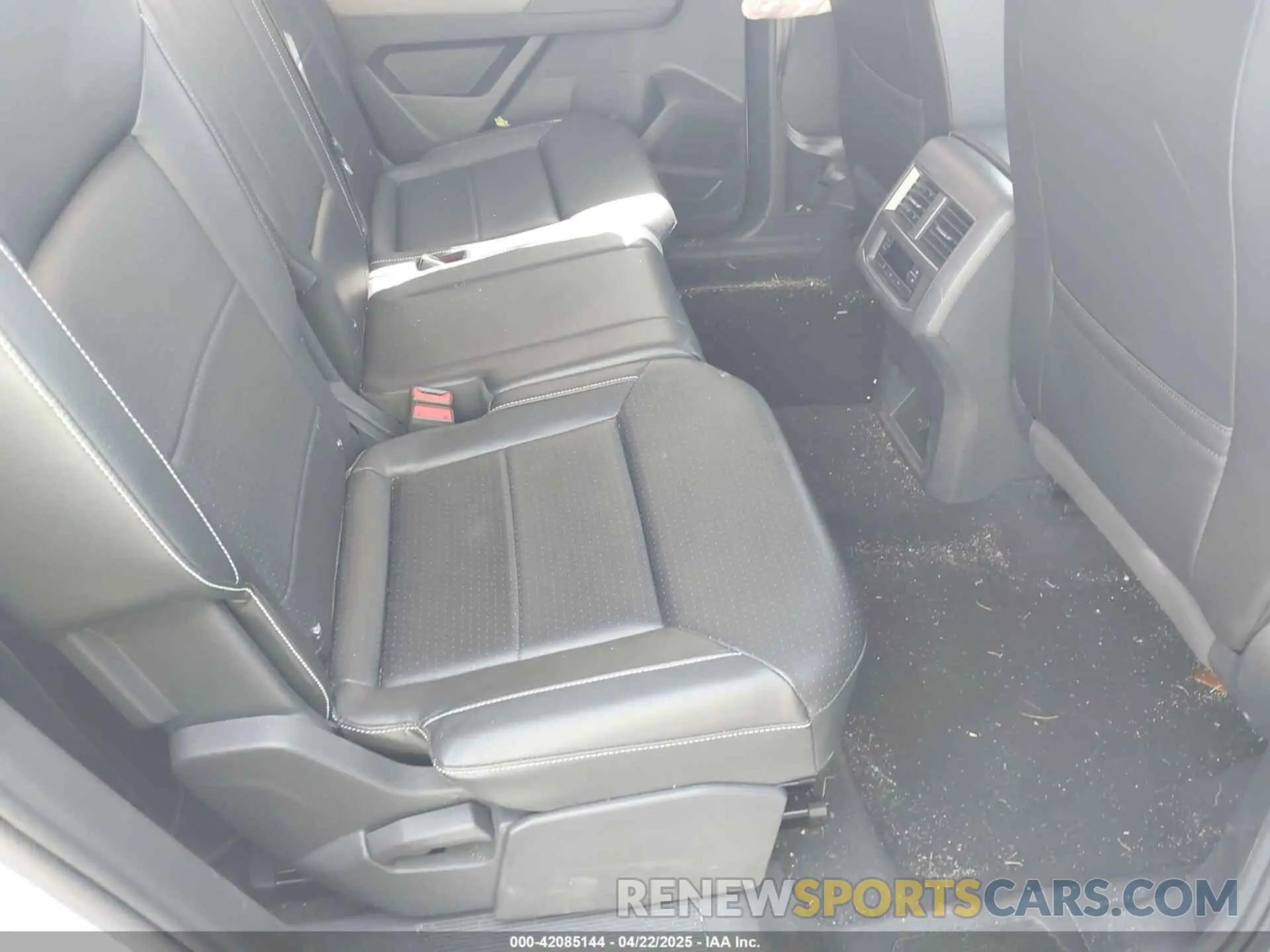 8 Photograph of a damaged car 1V2DP2CA7PC547576 VOLKSWAGEN ATLAS 2023