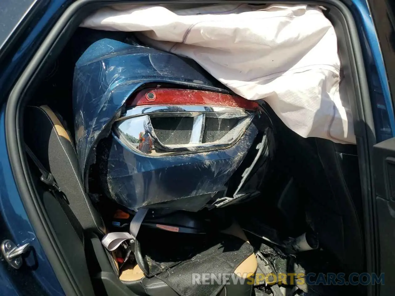 11 Photograph of a damaged car 1V2FE2CA9PC216805 VOLKSWAGEN ATLAS 2023