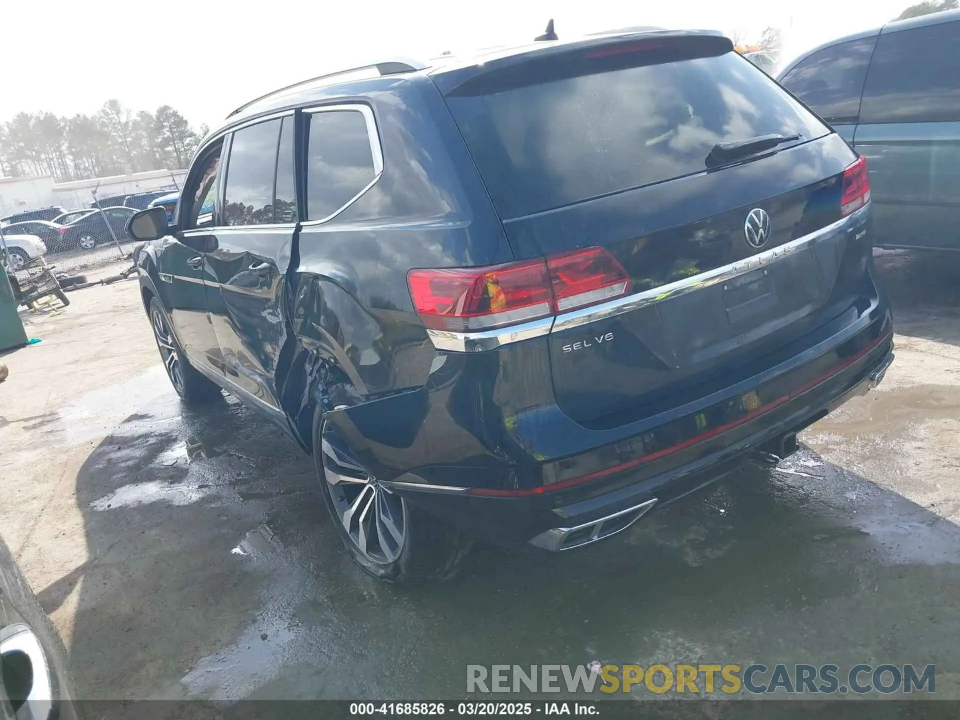 3 Photograph of a damaged car 1V2FR2CA2PC557077 VOLKSWAGEN ATLAS 2023