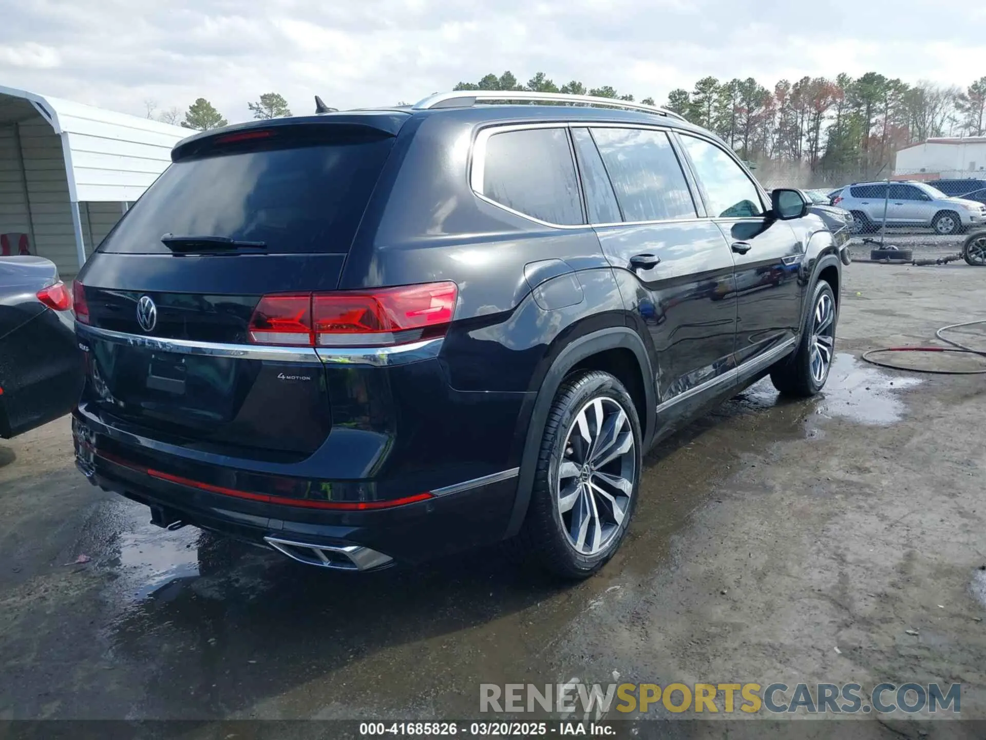 4 Photograph of a damaged car 1V2FR2CA2PC557077 VOLKSWAGEN ATLAS 2023