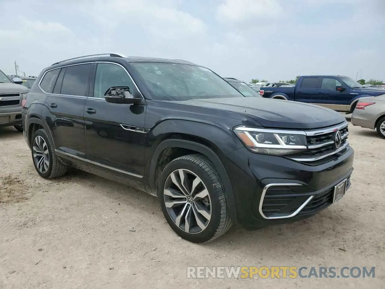 4 Photograph of a damaged car 1V2FR2CA3PC539686 VOLKSWAGEN ATLAS 2023