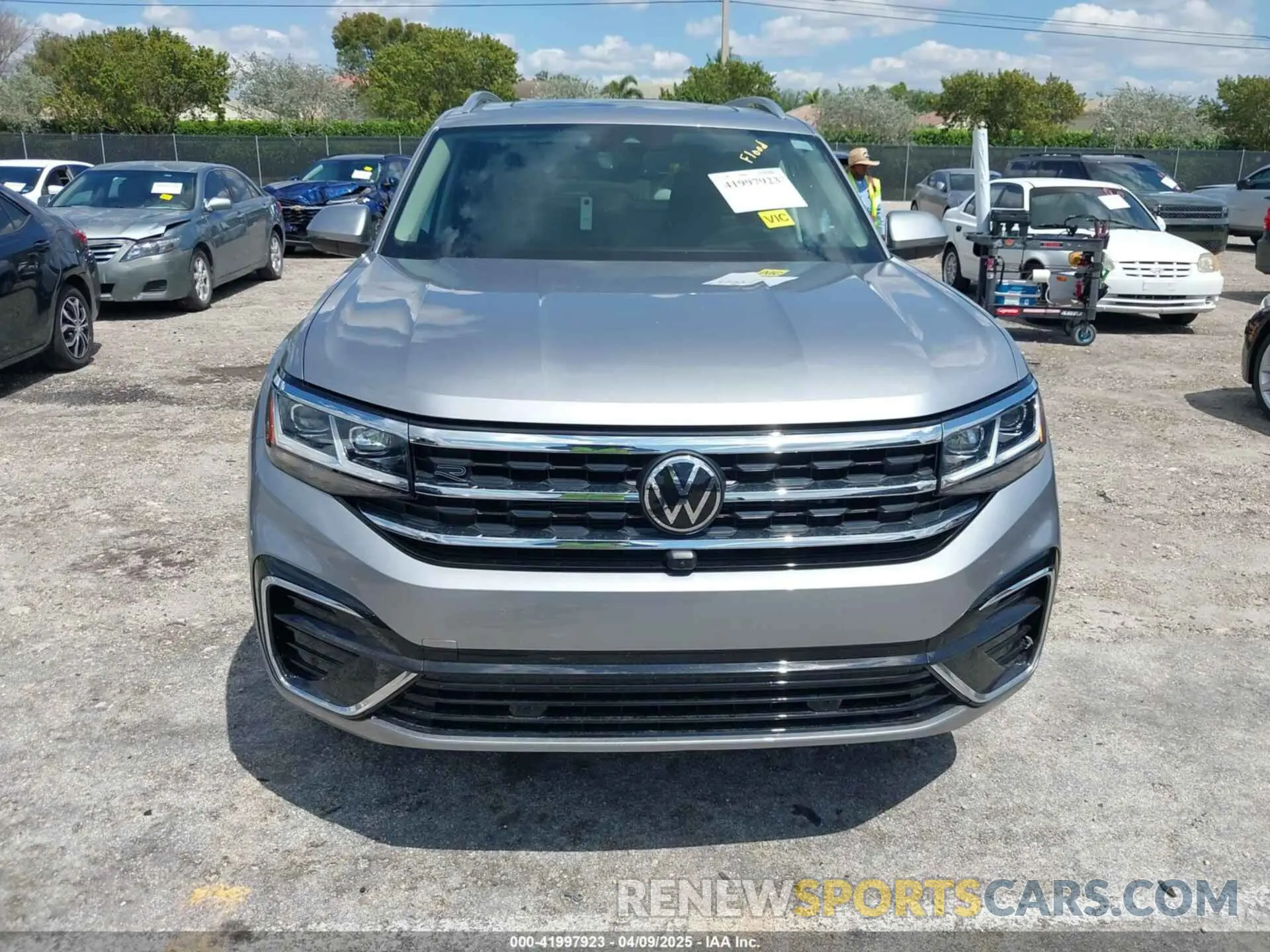 6 Photograph of a damaged car 1V2FR2CA4PC528860 VOLKSWAGEN ATLAS 2023