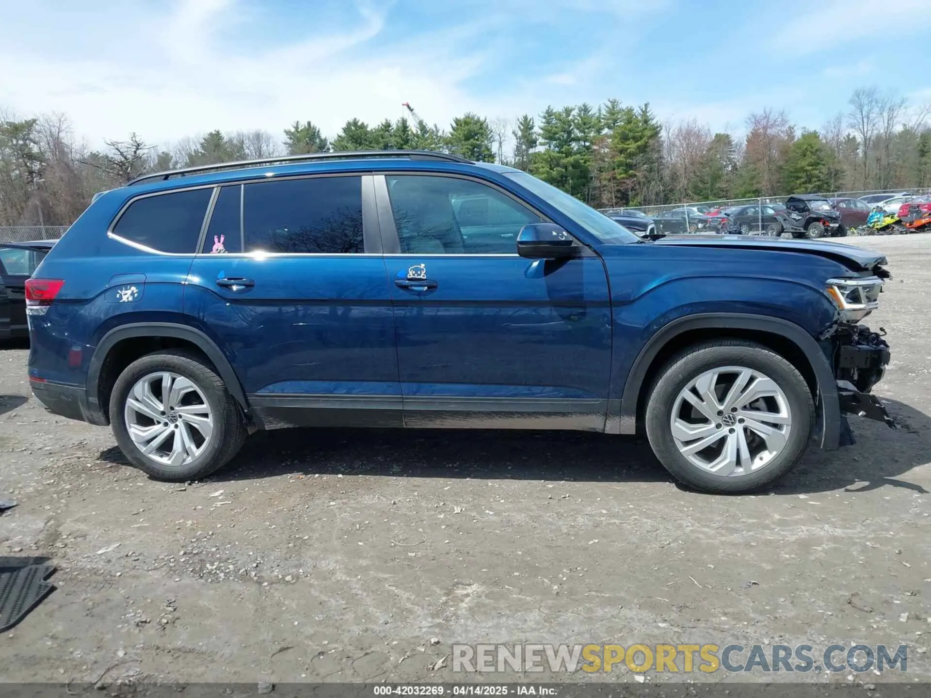 14 Photograph of a damaged car 1V2HR2CA2PC505456 VOLKSWAGEN ATLAS 2023