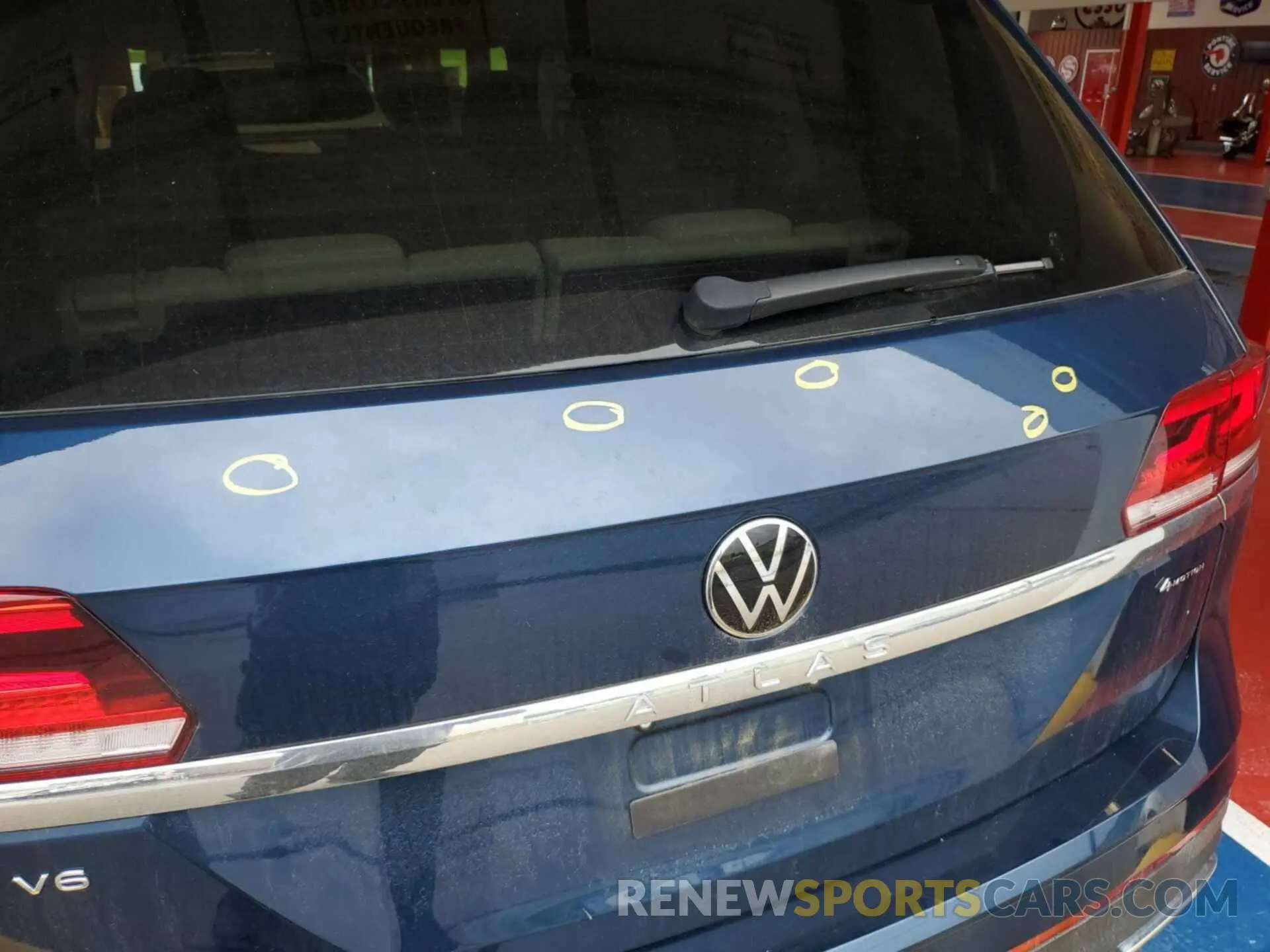 15 Photograph of a damaged car 1V2HR2CA5PC527628 VOLKSWAGEN ATLAS 2023