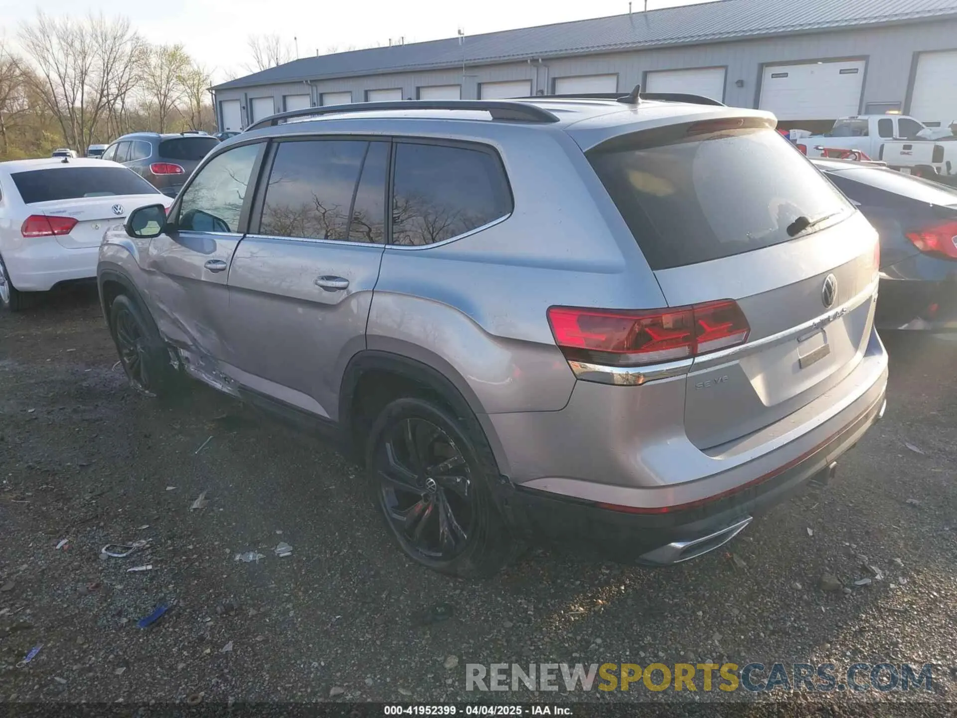 3 Photograph of a damaged car 1V2HR2CA6PC523233 VOLKSWAGEN ATLAS 2023