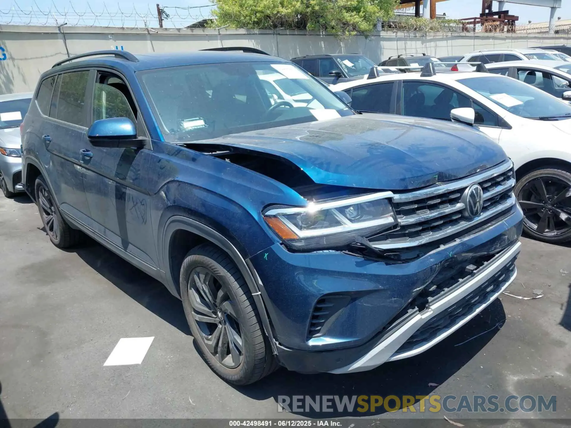 1 Фотография поврежденного автомобиля 1V2JR2CA5PC530112 VOLKSWAGEN ATLAS 2023