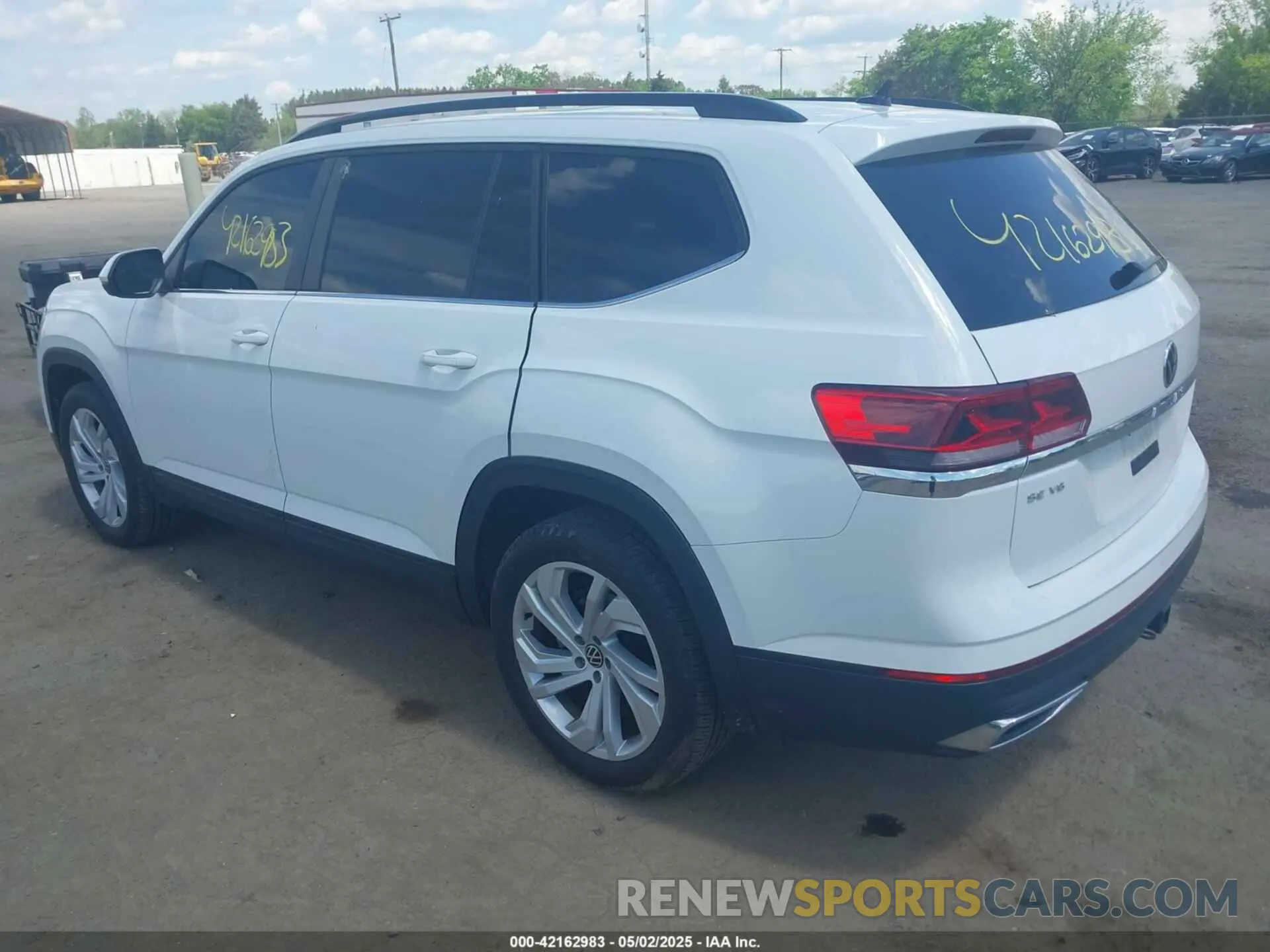 3 Фотография поврежденного автомобиля 1V2JR2CA6PC530345 VOLKSWAGEN ATLAS 2023